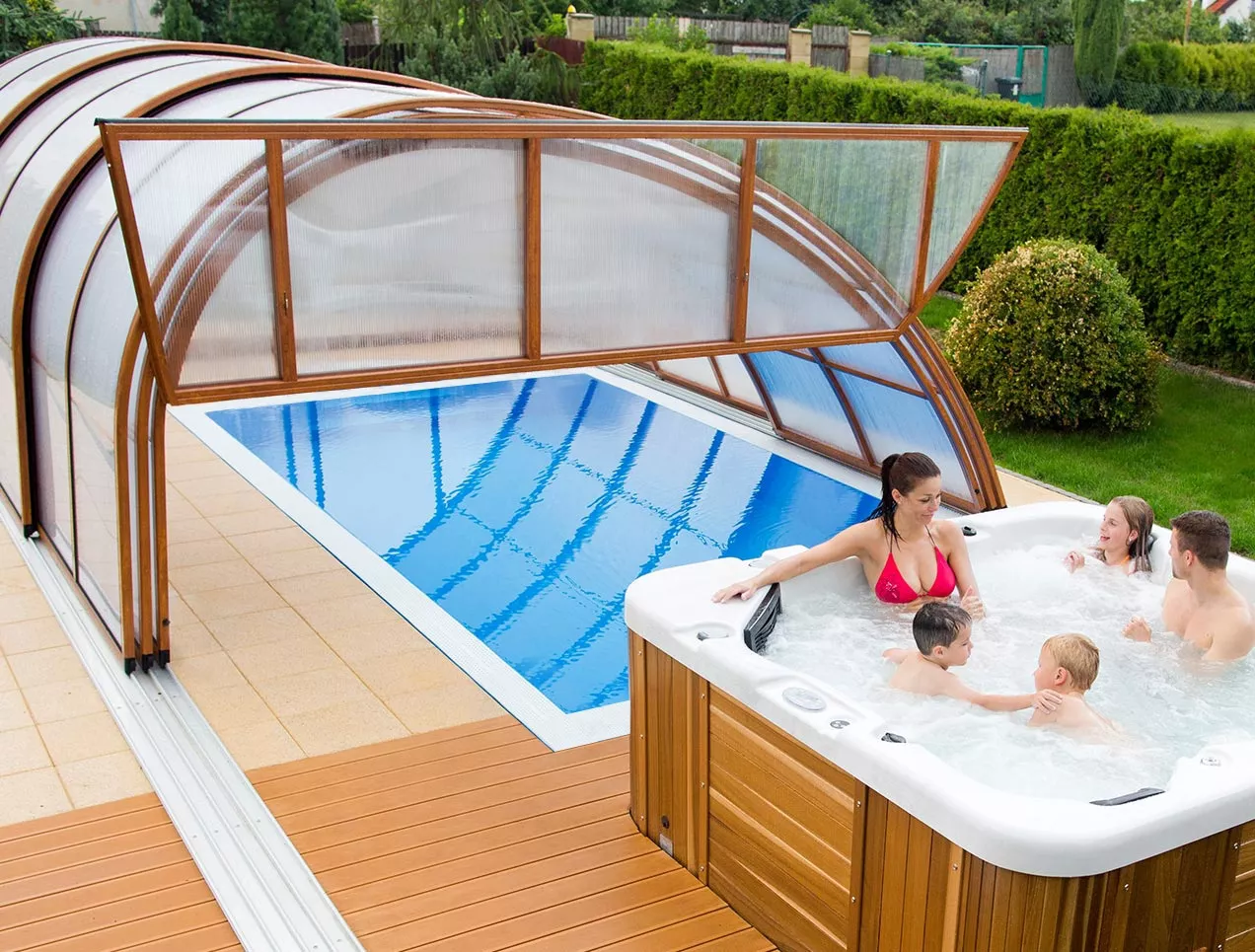 clapper-pool-enclosure-feature-aus pool covers