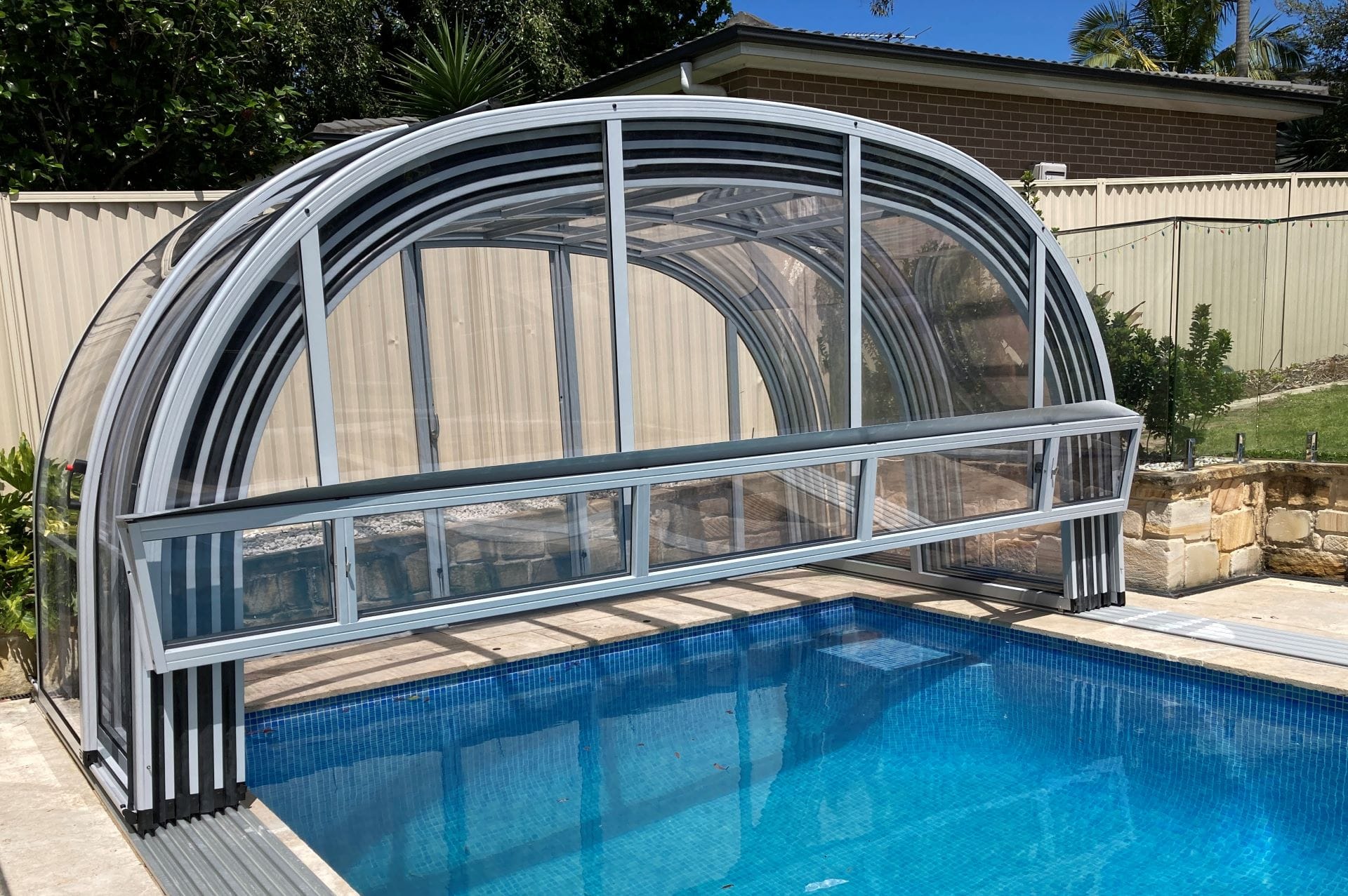clapper-pool-enclosure-feature-aus pool covers1