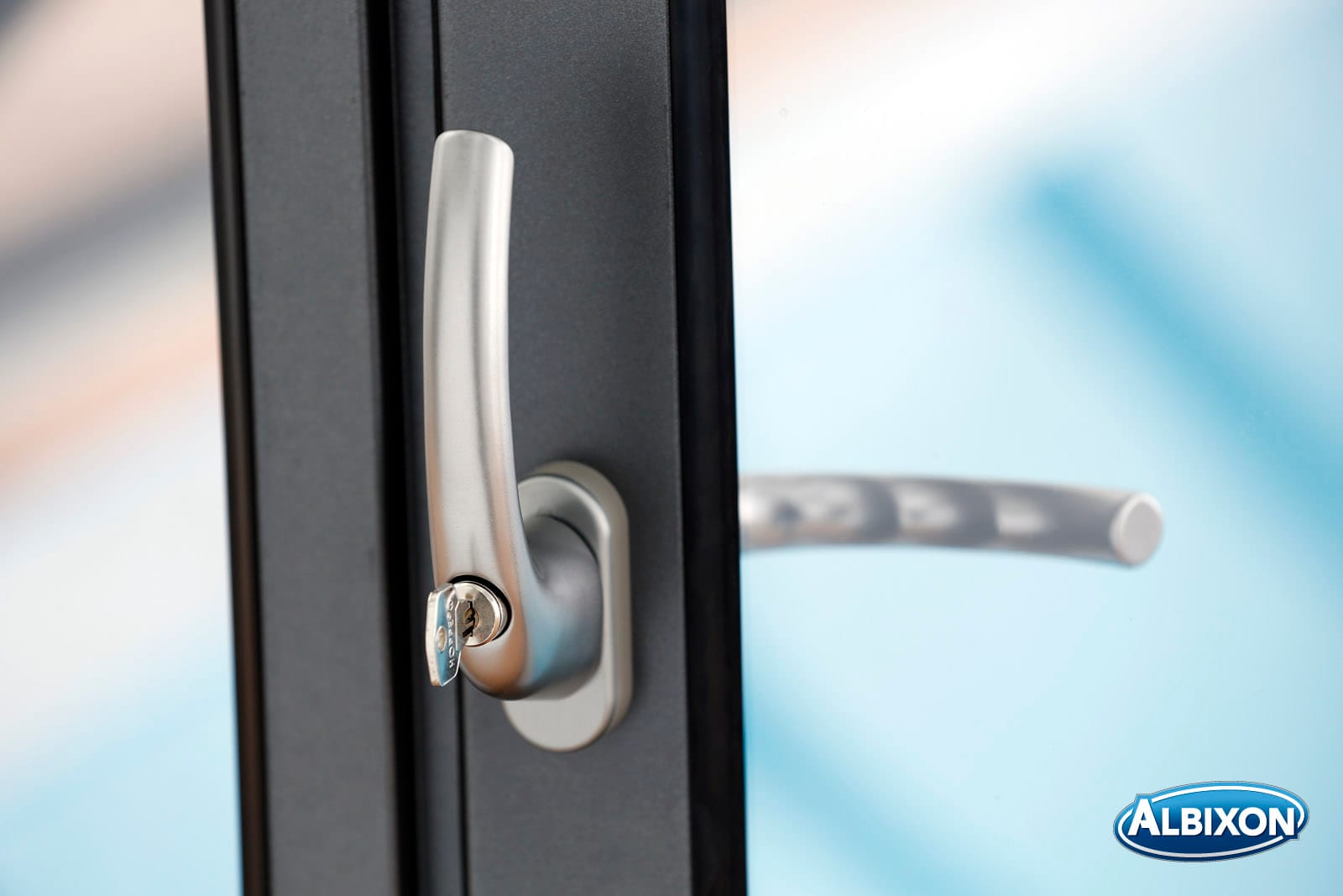 pool-enclosure-door-option-australia-pool cover-automated-telescopic