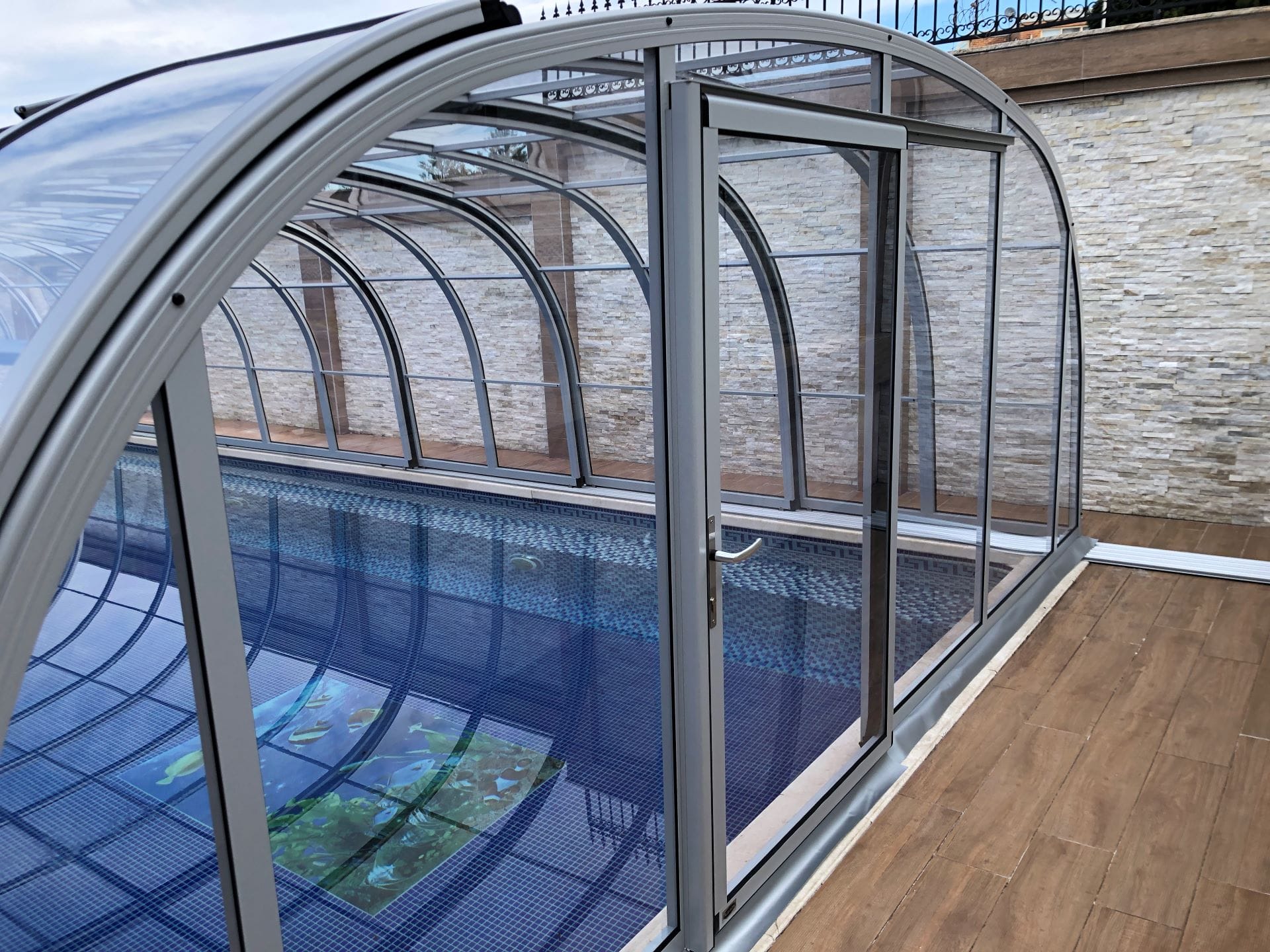 pool-enclosure-door-option-australia-pool cover-automated-telescopic0