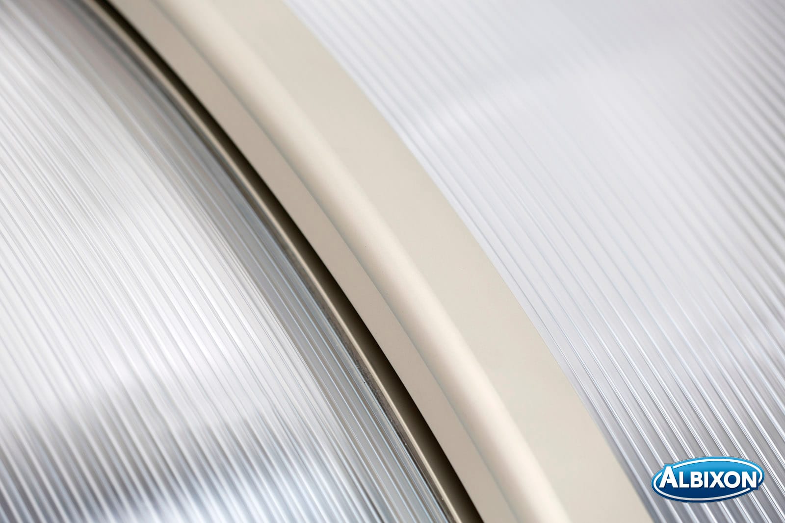 Pool enclosure with polycarbonate panels